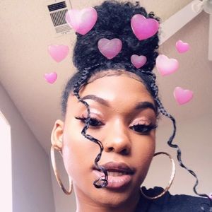 Meet your Posher, Briana